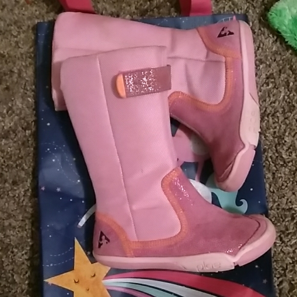 Plae Girl Boots - Picture 2 of 3